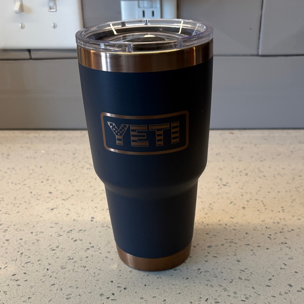 Yeti folds of honor 30 oz rambler